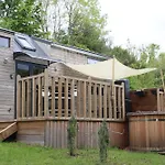 Dans Agreable Tiny House En Normandie Au Coeur Du Pays D'auge בית נופש